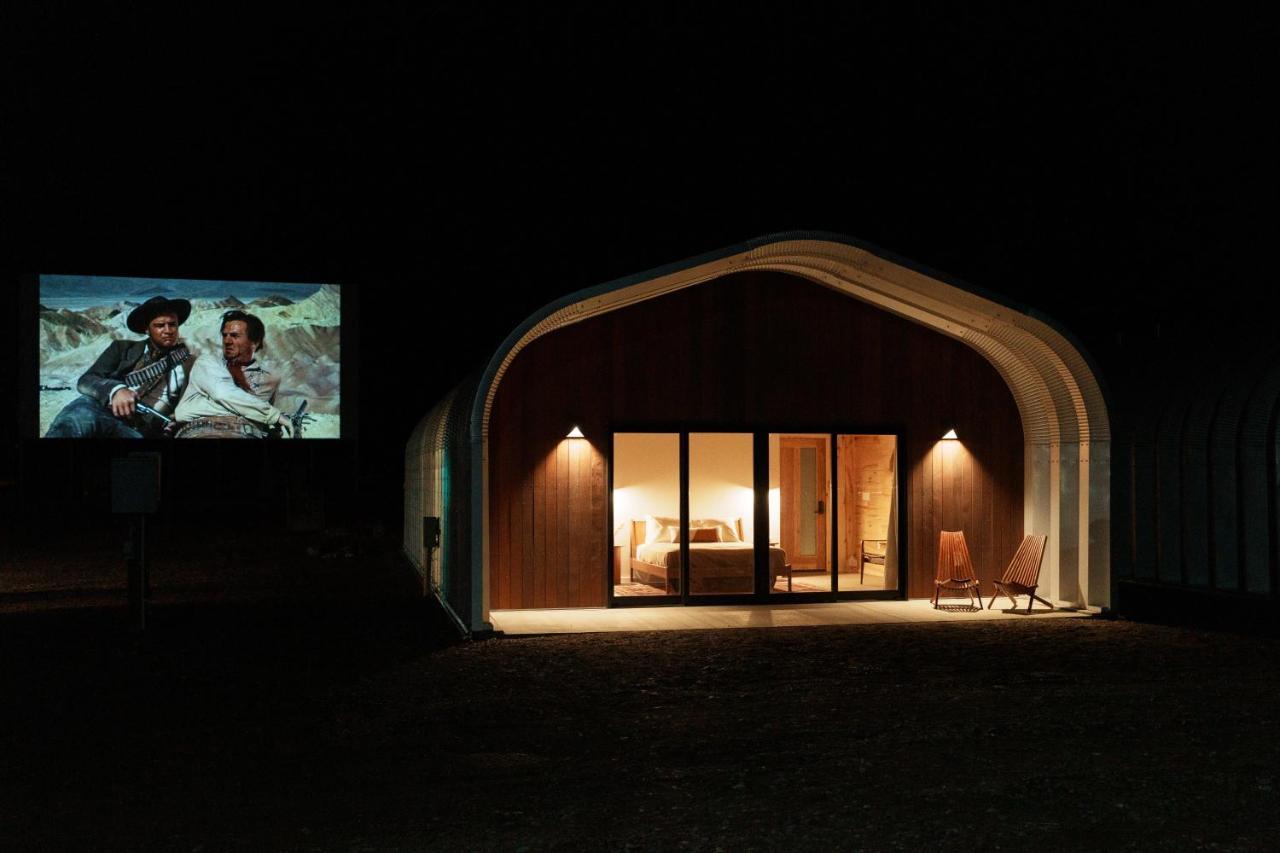Frontier Drive Inn Center Luaran gambar